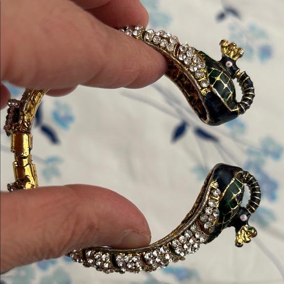 Elegant Gold and Black Peacock Bangles - Picture 3 of 4